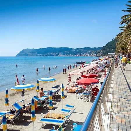 Apartment Le Conchiglie Di Grace - Flat With Balcony - Happy Alassio